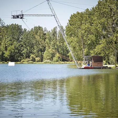 Lakeside At Park Chalet Moncontour (Vienne)